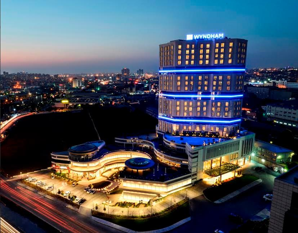 Wyndham İstanbul Petek Hotel\'de Sevgililer Günü\'ne Özel Paketler