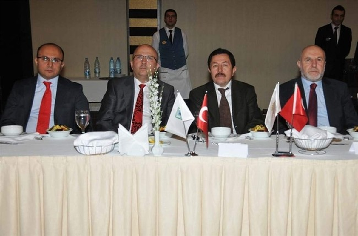 Afyonkarahisar\'da "Atık Deyip de Geçersen Kuruyacak, Sahip Çıkarsan Yeşerecek Bu Topraklar" Projesi...