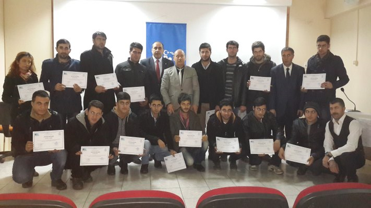 Ağrı\'lı Genç Girişimciler Belgelerine Kavuştu