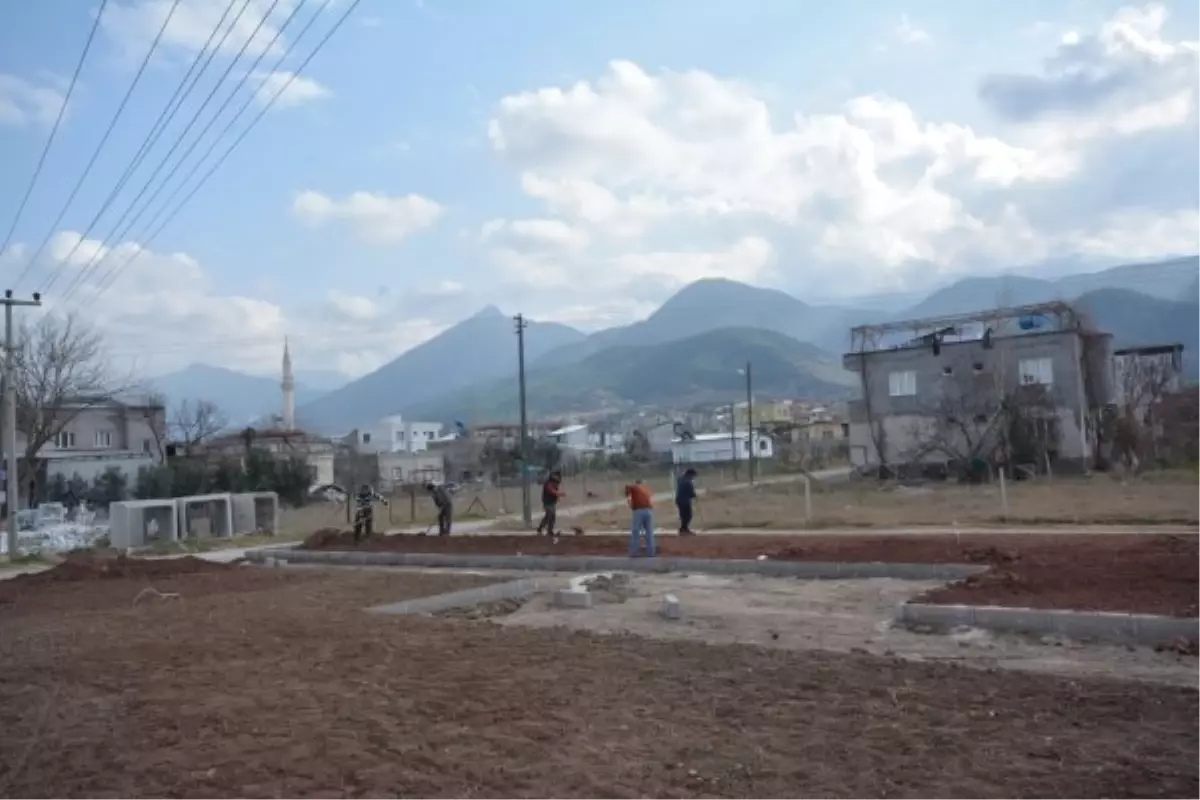 Ahmet Yesevi Mahalesinde Park Yapımına Başlandı