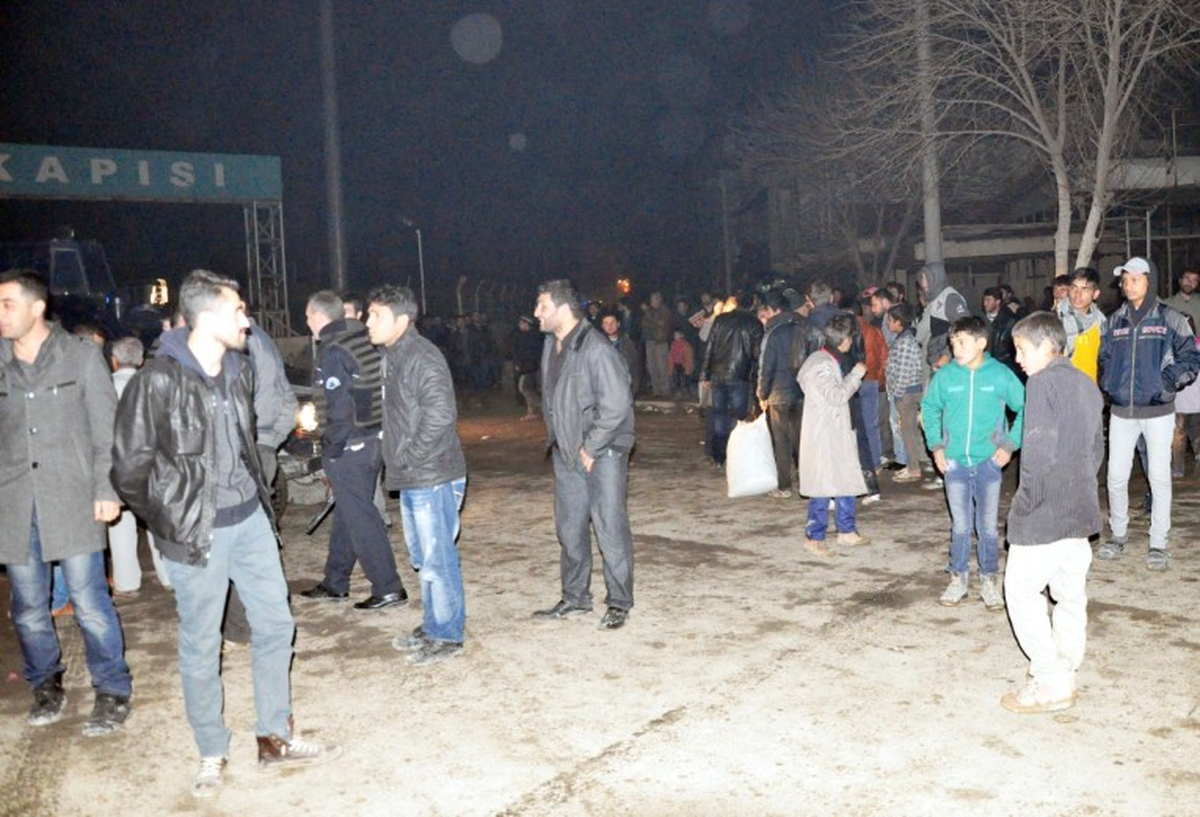Akçakale Gümrük Kapısı\'nın Kapatılması