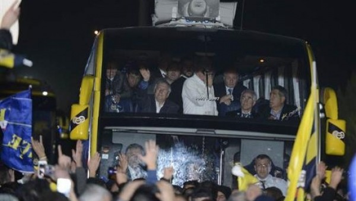 Aziz Yıldırım Taraftarlara Seslendi
