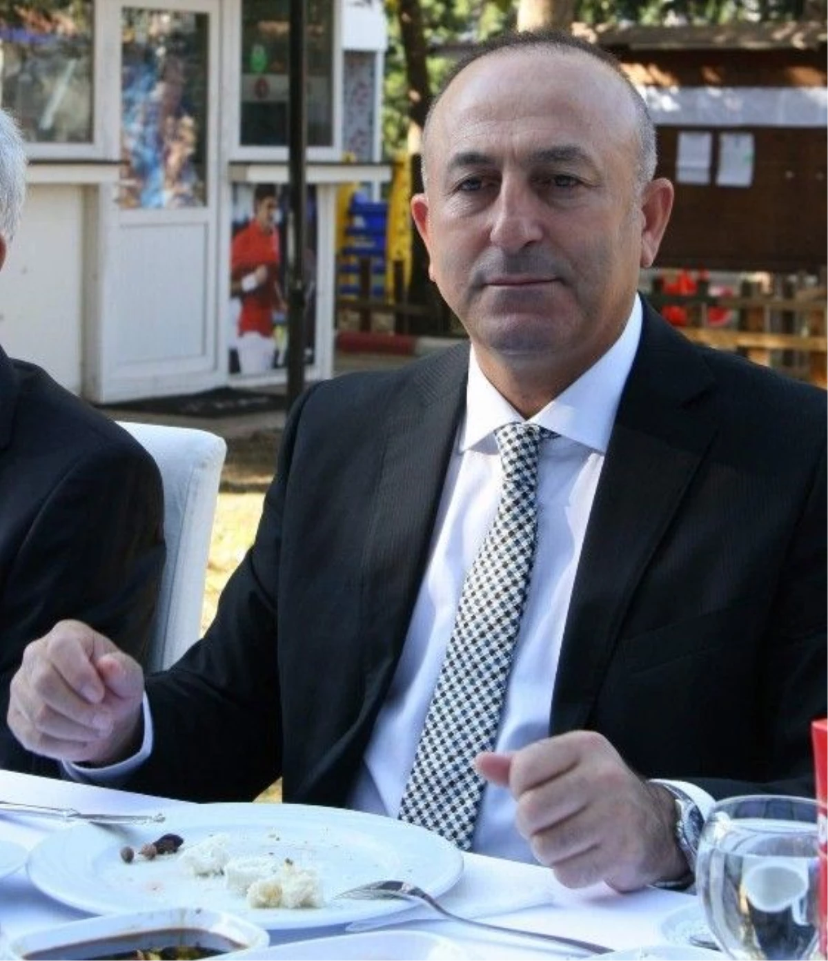 Bakan Çavuşoğlu ile AB Komiseri Füle Temaslarda Bulunacak