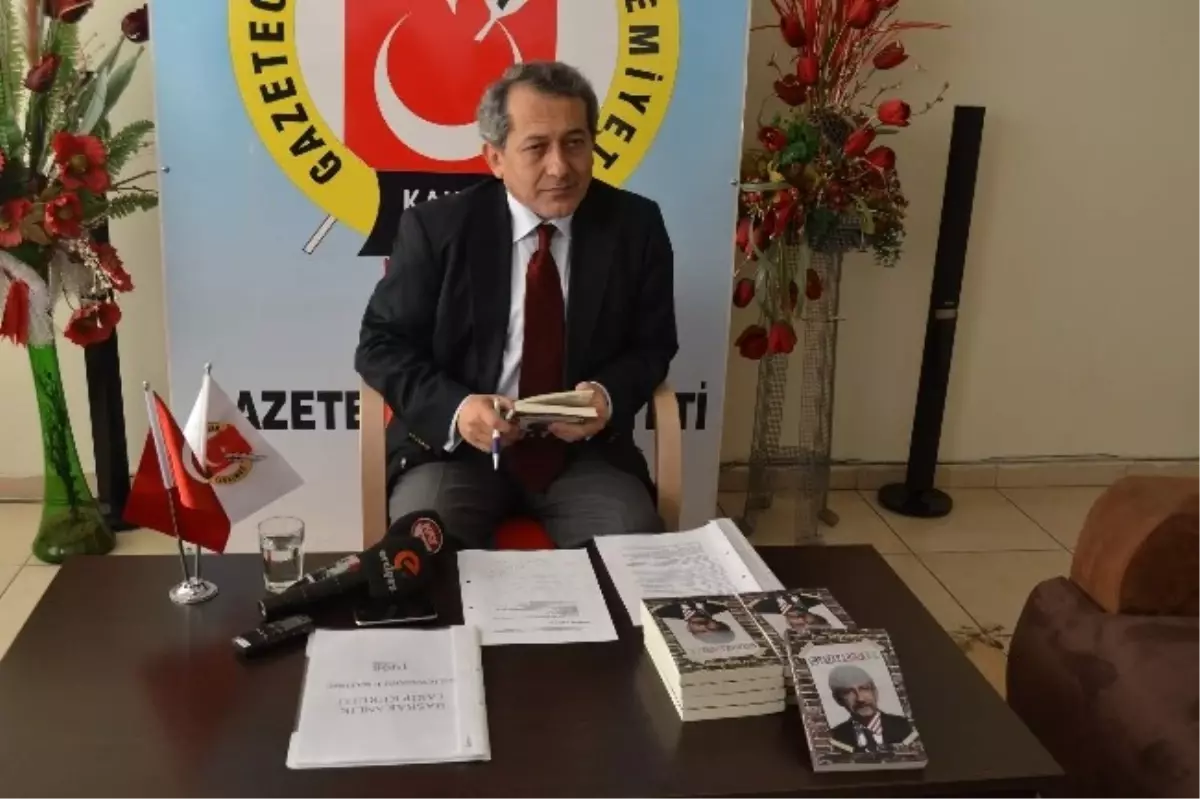 Gazeteci- Yazar İlter Sağırsoy "Ortaya Karışık K.k" Adlı Kitabını Tanıttı