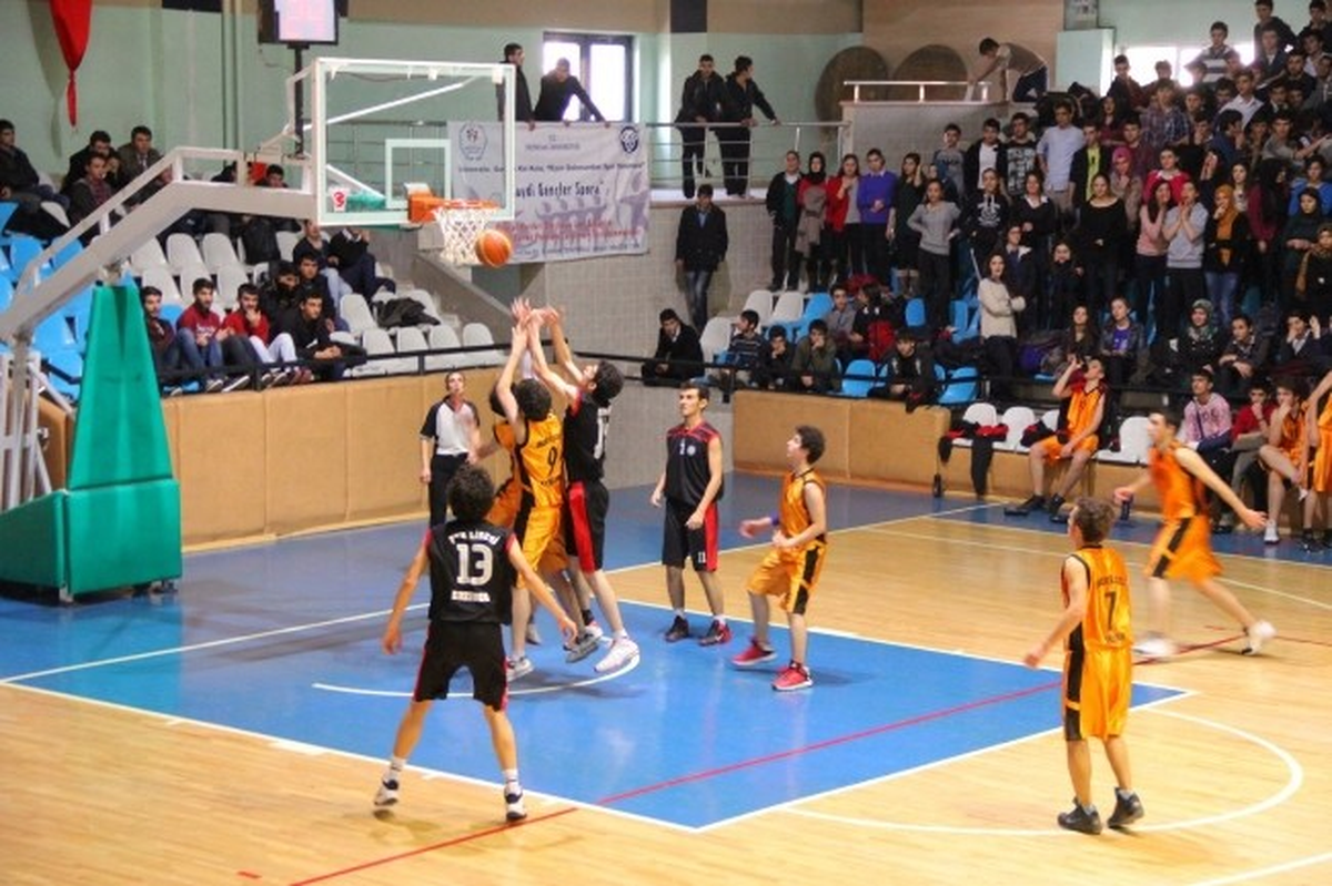 Genç Erkekler Basketbol Şampiyonu Fen Lisesi