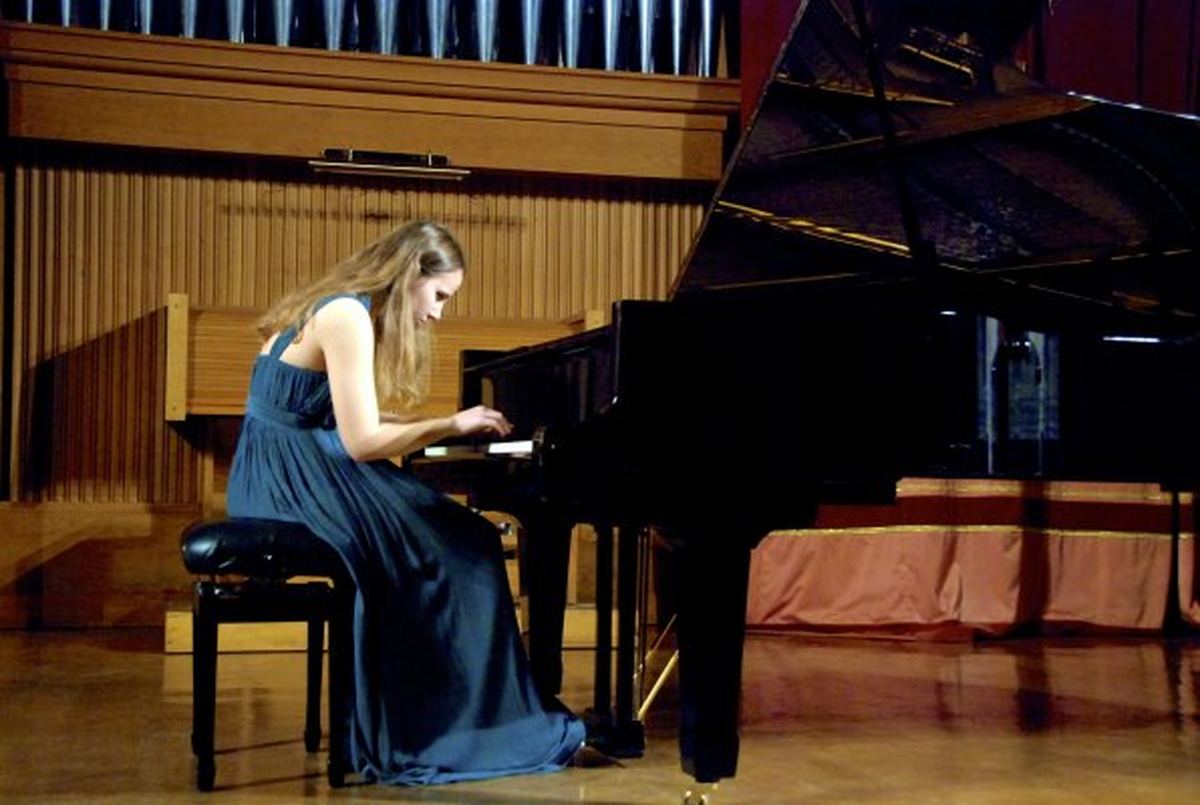Genç Piyanist Ayşegül Yörükoğlu 28 Ocak\'ta Akbank Sanat\'ta