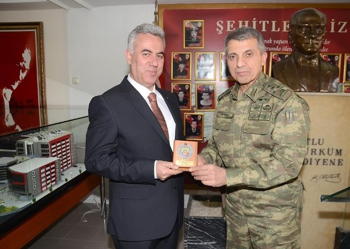 Komutanlardan Emniyet Müdürü Uluayak\'a Ziyaret