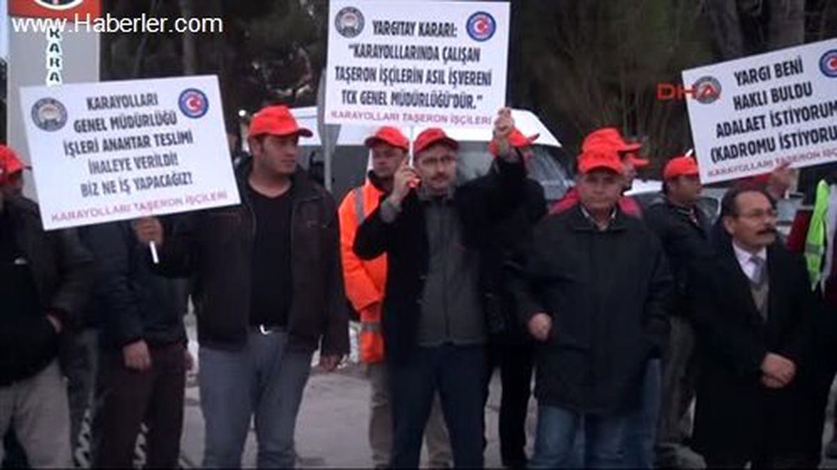 Mahkeme Kararlarını Yakarak Protesto Ettiler