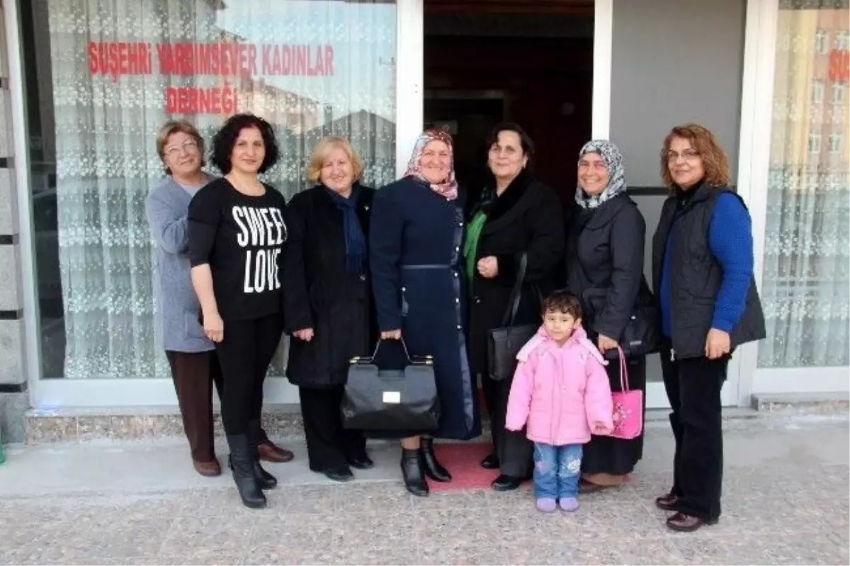 MHP\'li Kadınlardan Yardımsever Kadınlar Derneği\'ne Ziyaret