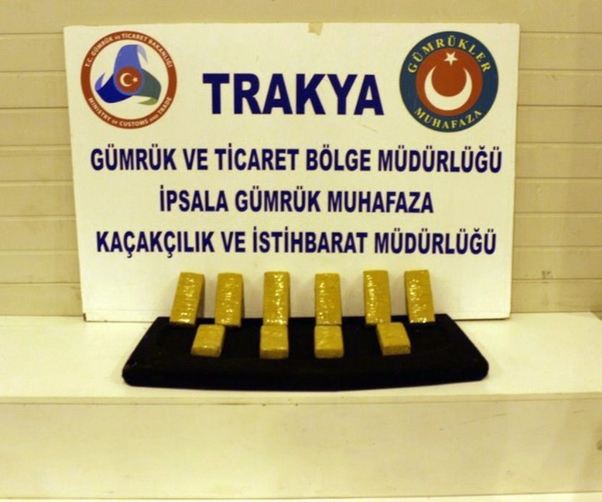 Otomobilin Yolcu Koltuğuna Gizlenmiş 5 Buçuk Kilo Eroin Ele Geçirildi