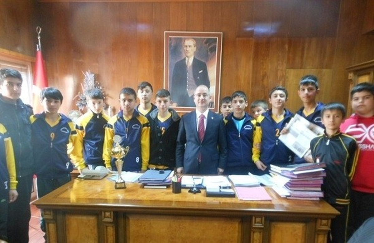 Şampiyon Olan Karapınar Hentbol Takımından Kurumlara Ziyaret