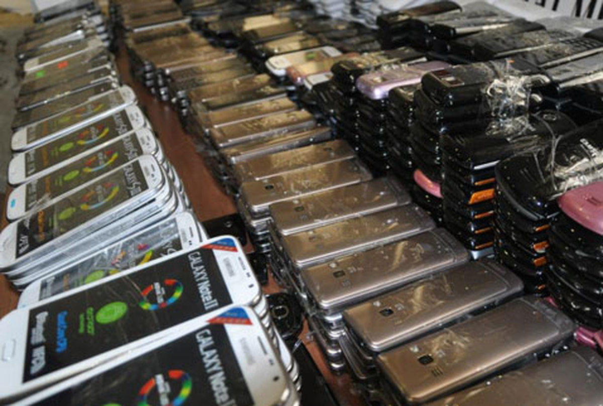 Şırnak\'ta Gümrük Kaçağı 496 Cep Telefonu Ele Geçirildi
