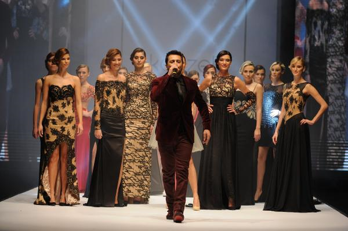 Ünlü Modellere Emre Altuğ Eşlik Etti