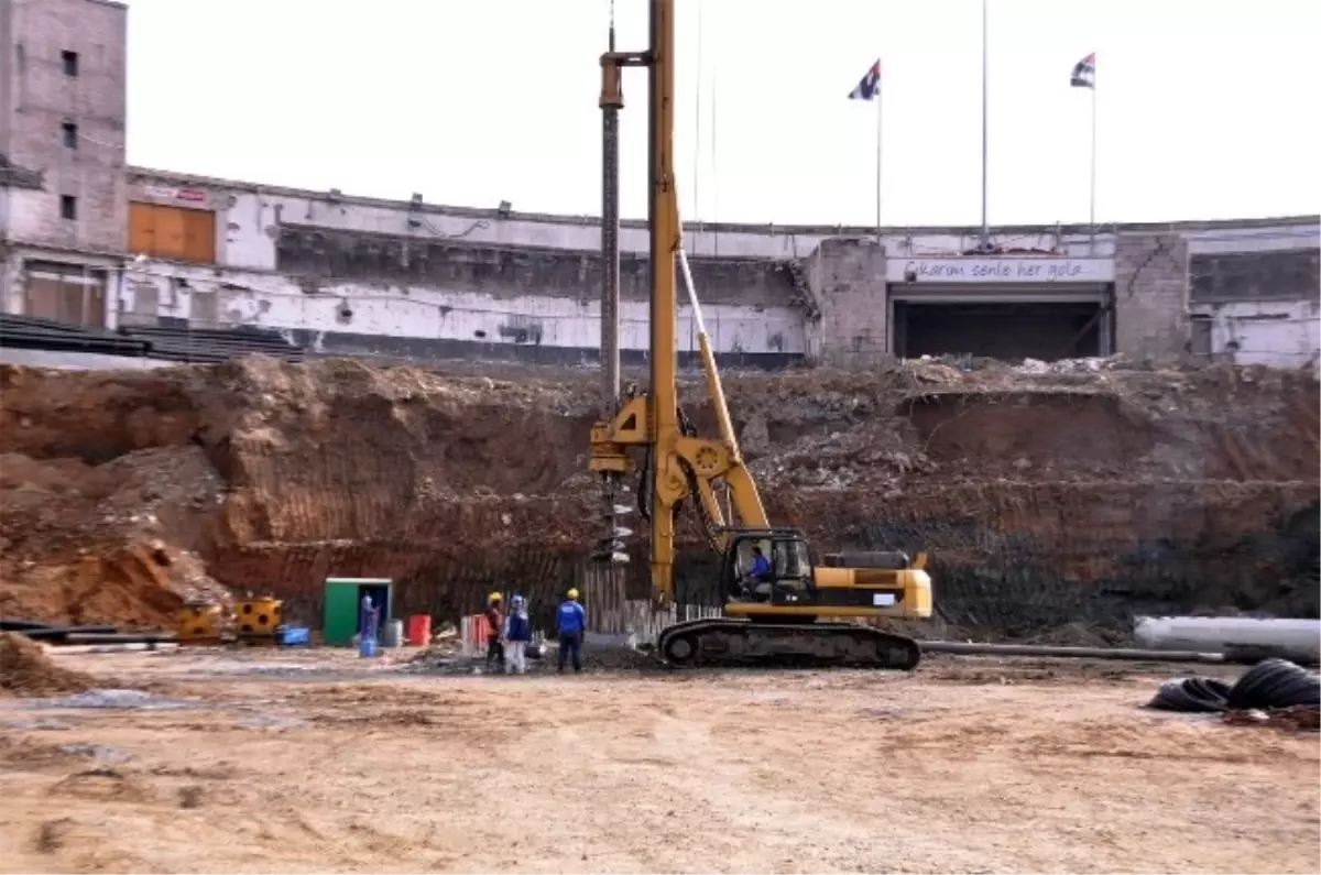 Vodafone Arena Stadı\'nın İnşaat Çalışmaları Sürüyor