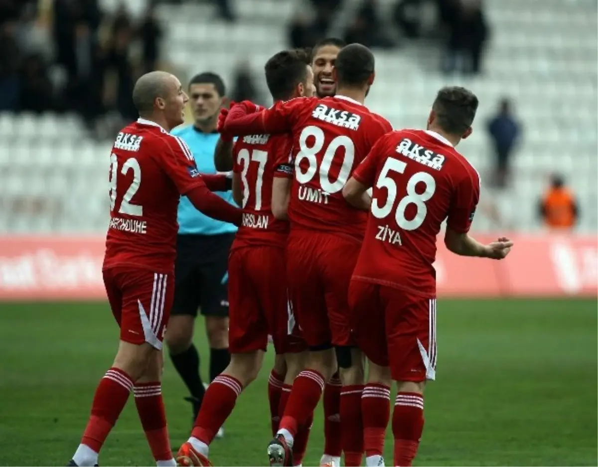 Sivasspor-Akhisar Belediyespor\'u 2-1 Yendi