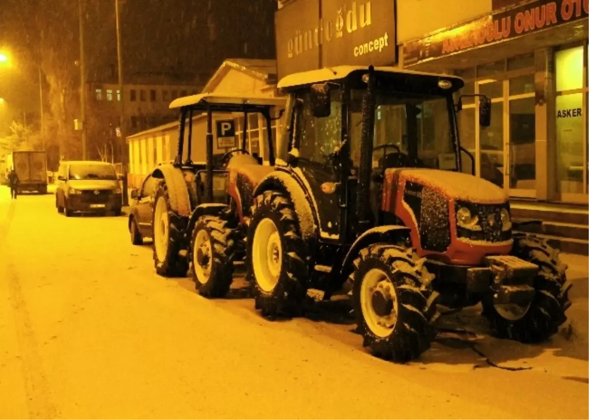 Ardahan\'a Beklenen Kar Yağdı