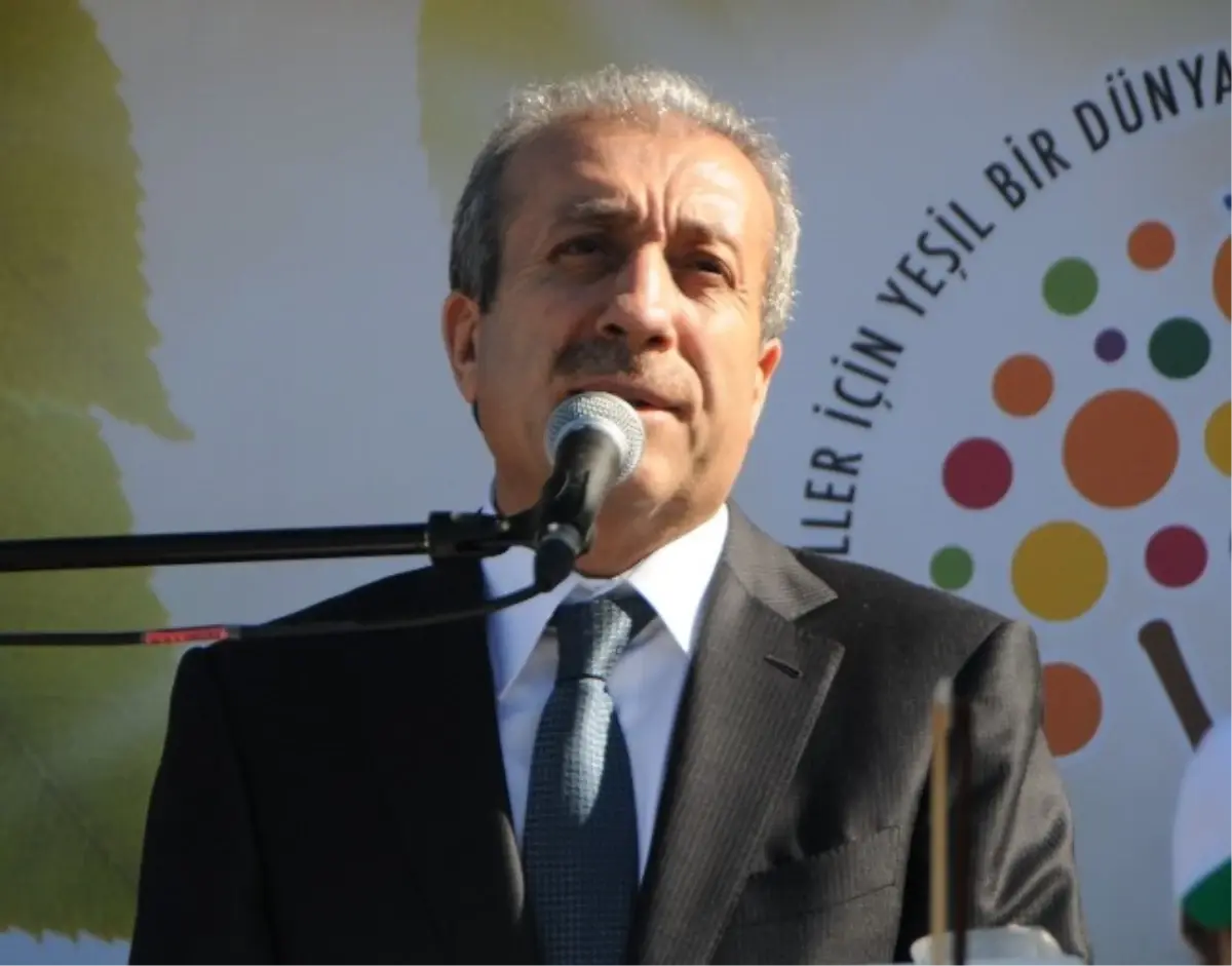 Bakan Eker, Expo 2016 Antalya Alanı\'na İlk Ağacı Dikti