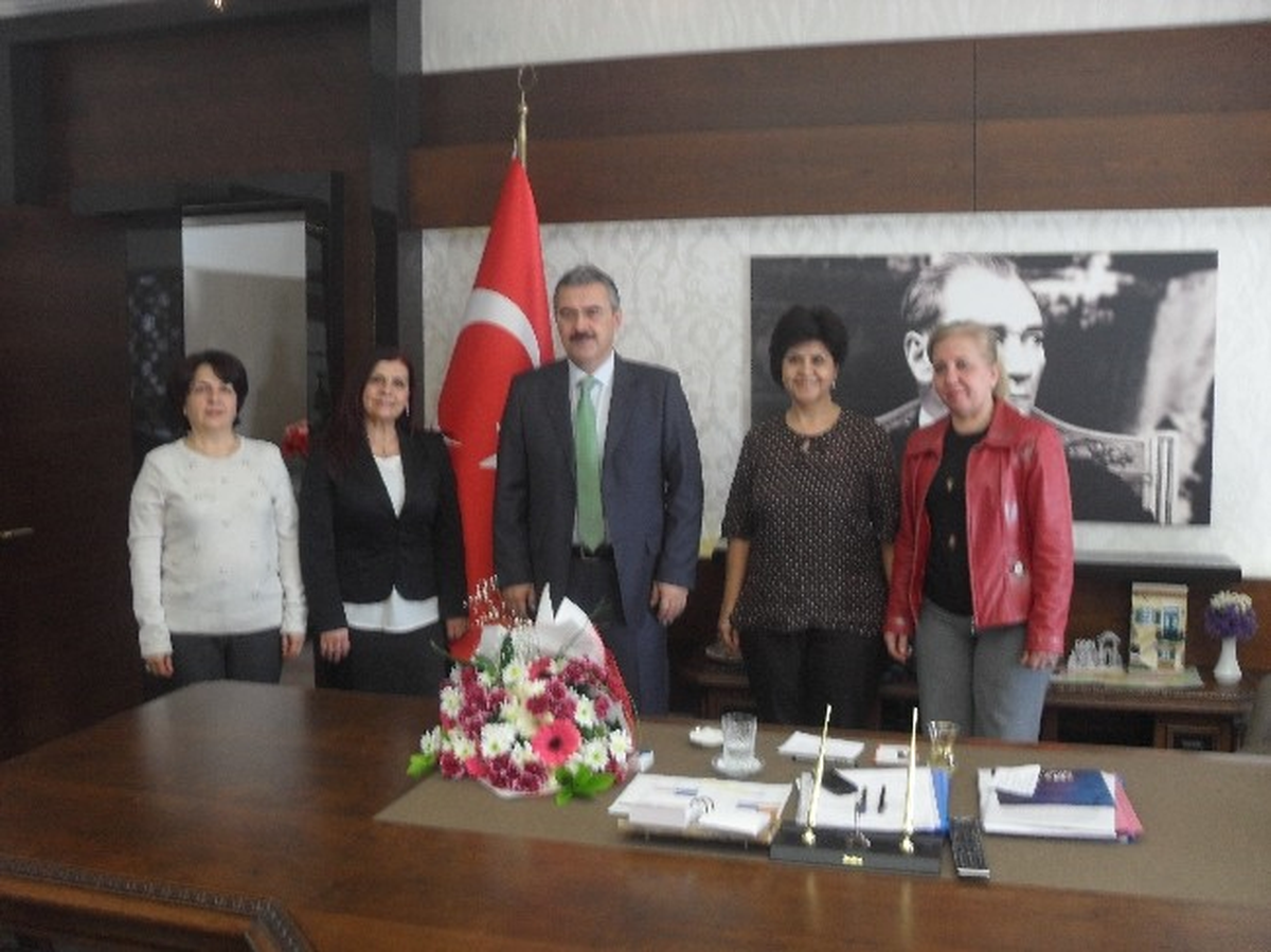 Bayan Muhtar Adayı, Vali Ayyıldız\'ı Ziyaret Etti