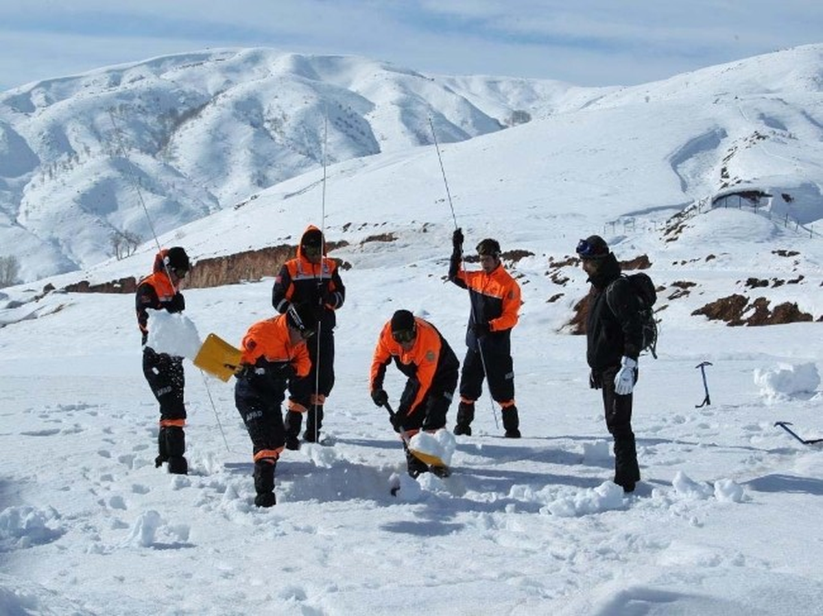 Beü\'de Dağcılık ve Kış Arama Kurtarma Eğitimi Veriliyor