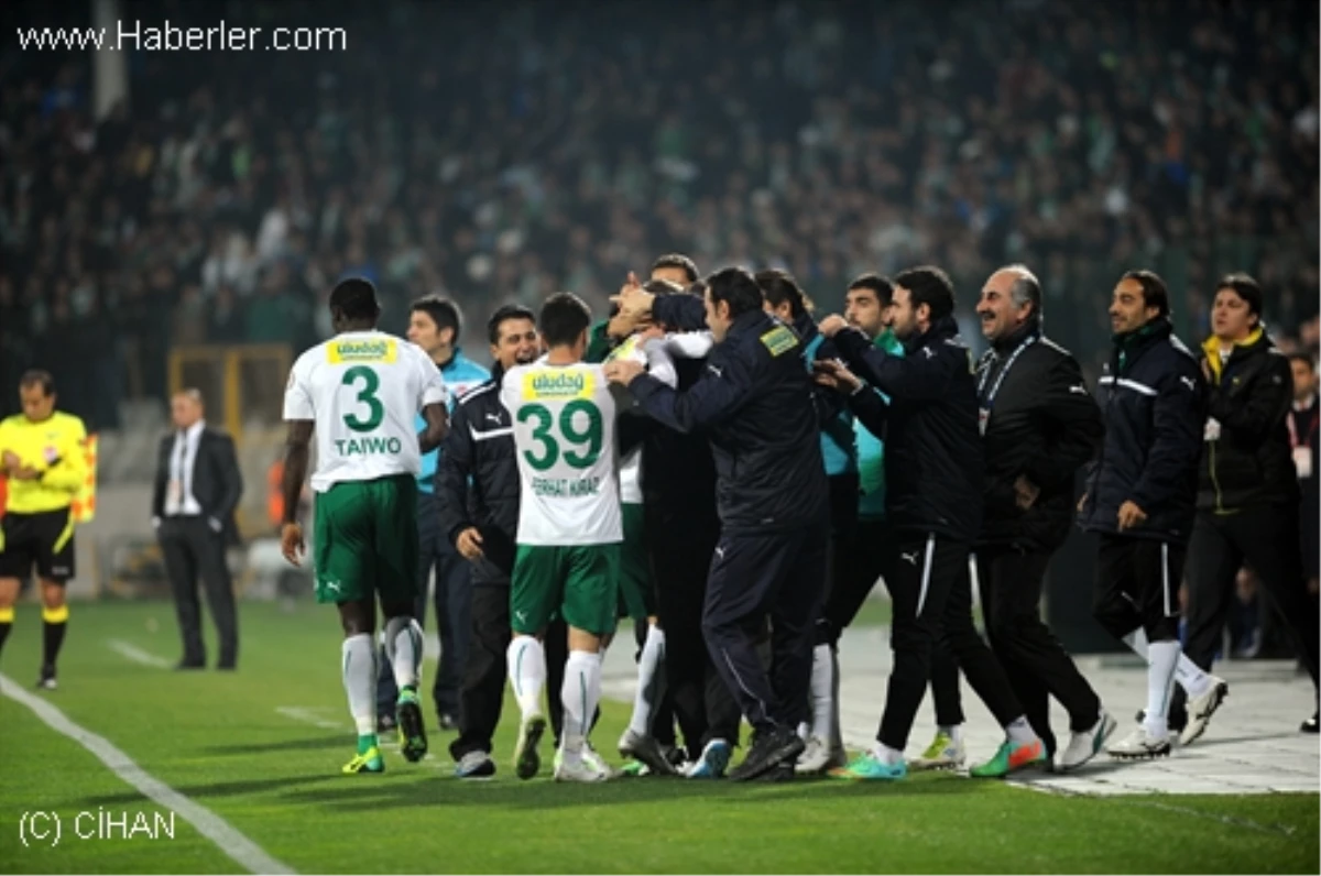 Bursaspor Yenilmezlik Serisini 11 Maça Çıkardı
