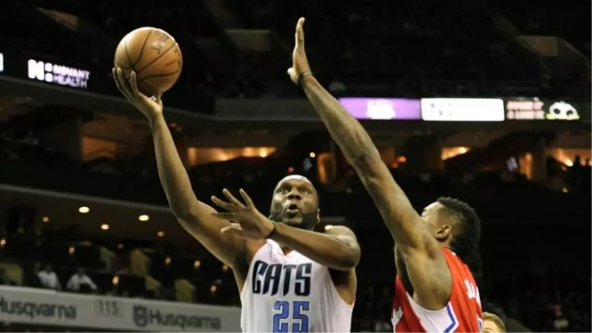 Charlotte Bobcats-Los Angeles Clippers: 95-91 / Nba\'de Gecenin Sonuçları