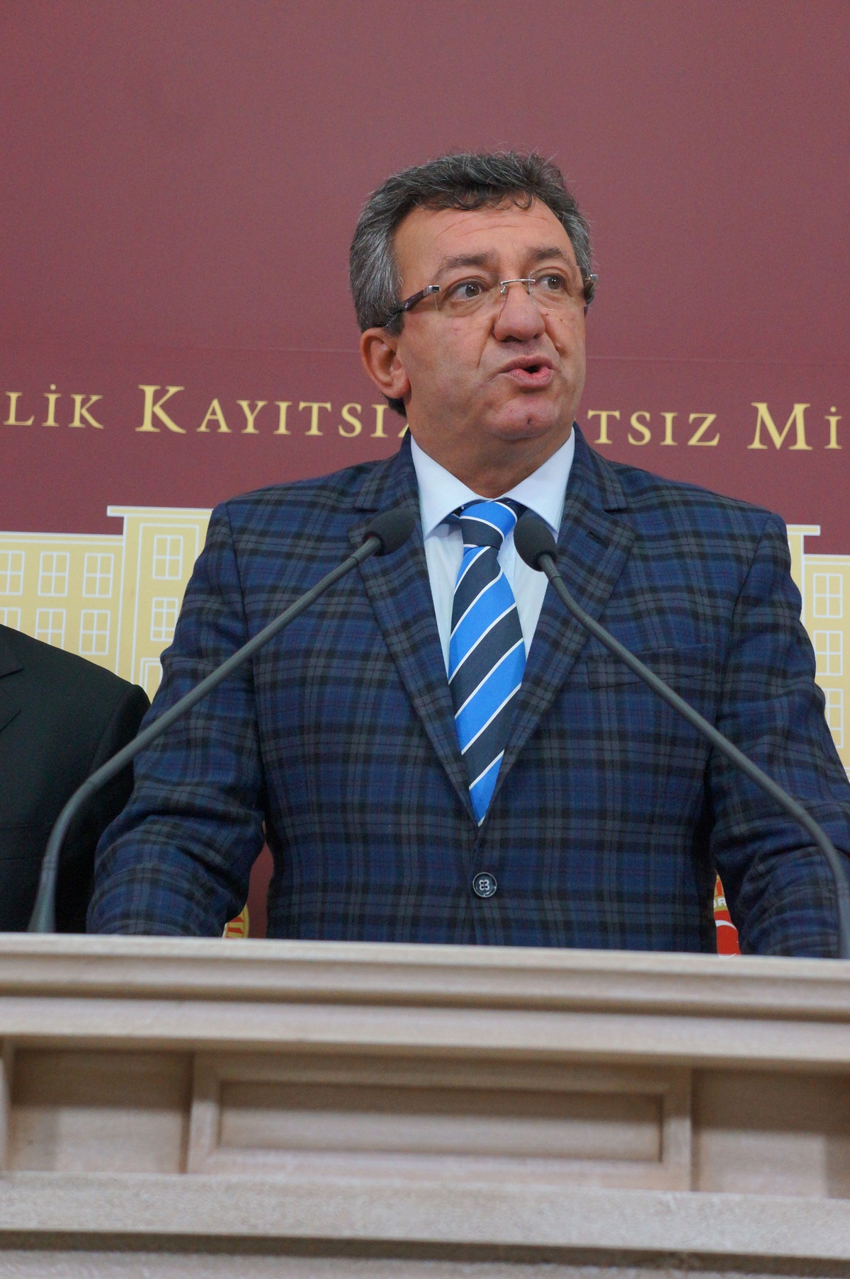 CHP\'li Altay, Tezcan\'ı Hastanede Ziyaret Etti