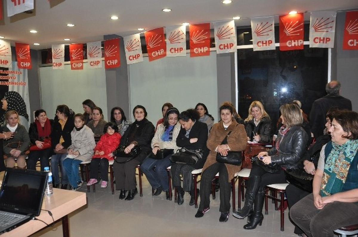 CHP\'lilere Siyasette İletişimin Yeri Anlatıldı