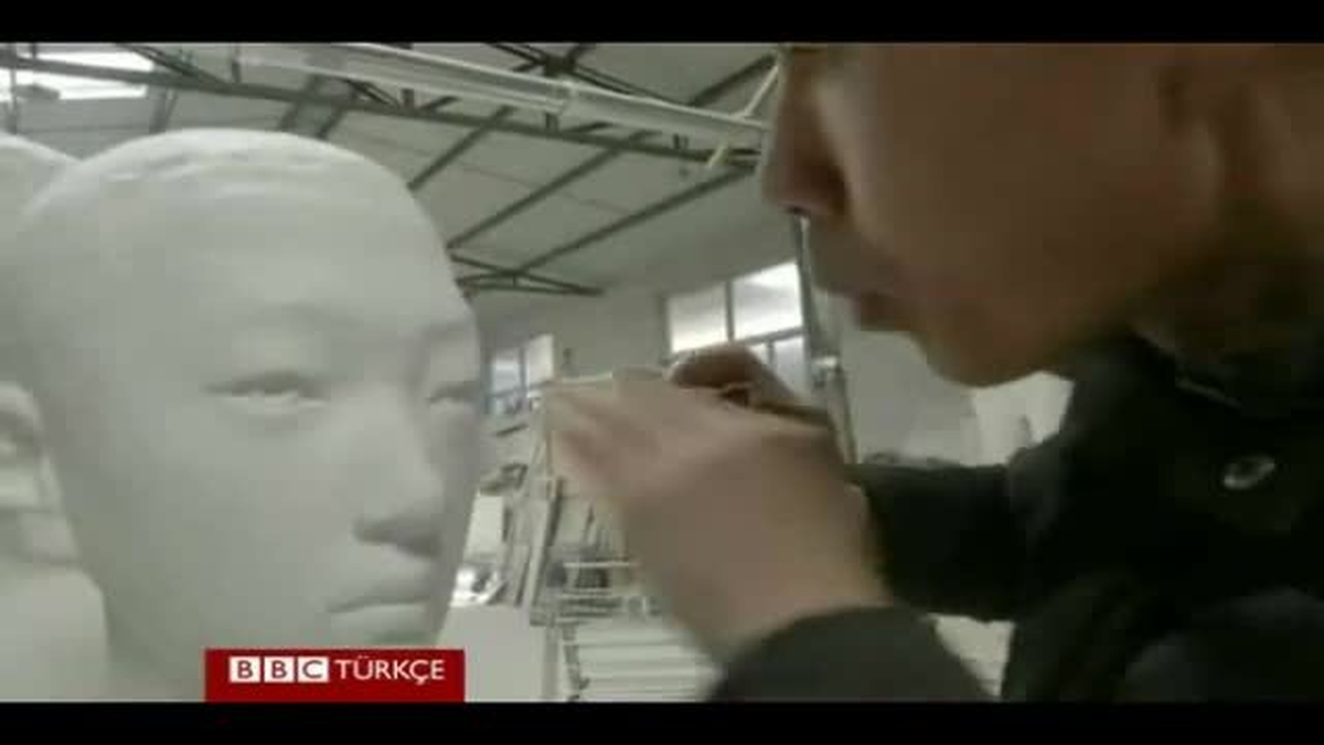 Çinli Sanatçının \'Esnek\' Heykelleri