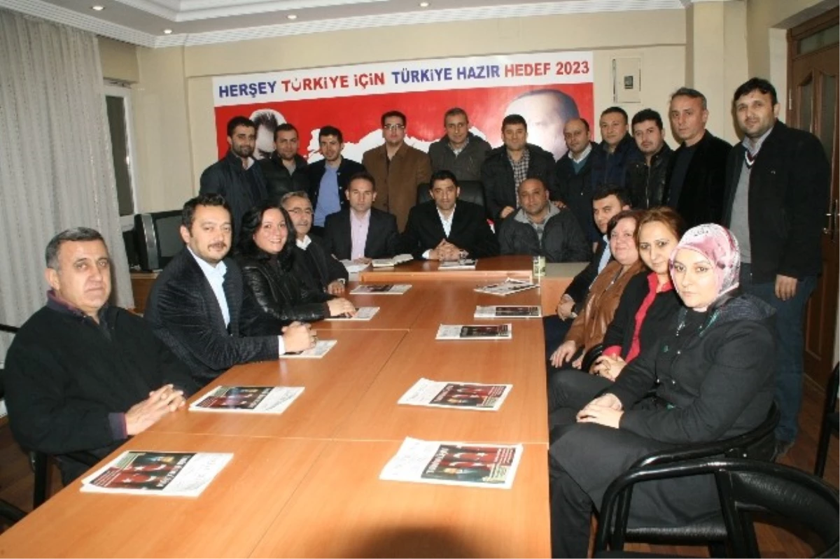 Devrek AK Parti İlçe Başkanı Kelebek Birim Başkanları ve Yönetim Kurulu Üyelerini Tanıttı