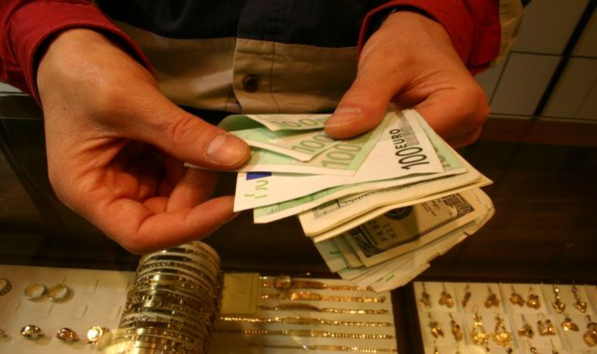 Dolar ve Euro Güne Rekorla Başladı