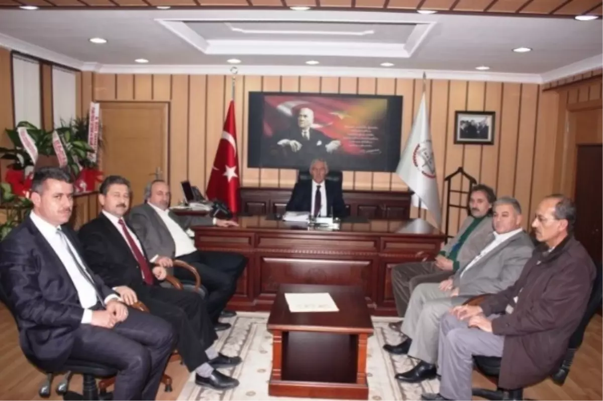 Eğitim Bir-Sen\'den Kırşehir İl Milli Eğitim Müdürü Osman Elmalı\'ya Ziyaret