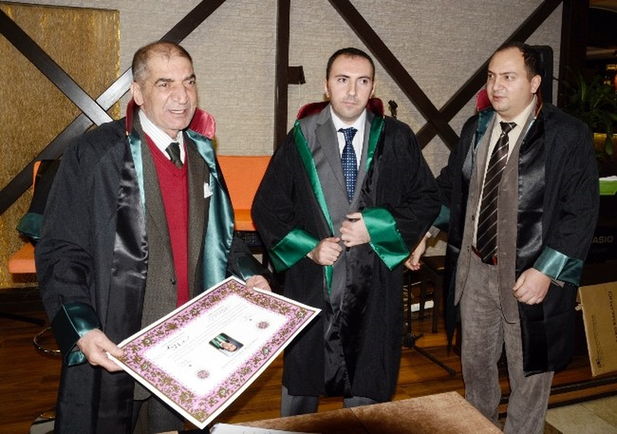 Erzurum Barosu\'nda Stajını Tamamlayan Dumlu ve Karbuga, Yemin Ederek Cübbe Giydi
