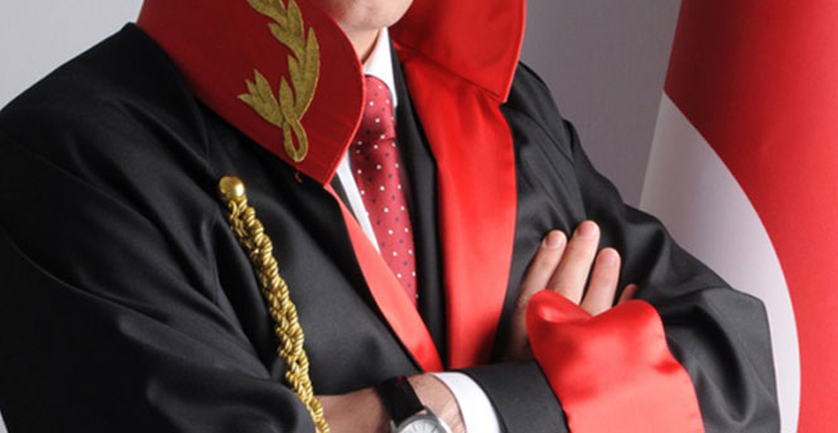 İlgisiz Tape\'leri İmha Etmeyen Savcıya Hapis