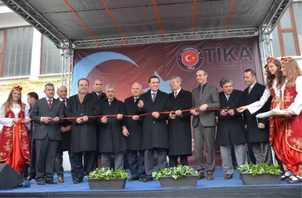 Makedonya\'da Mirko Milevski Lisesi\'nin Ek Binası Hizmete Açıldı