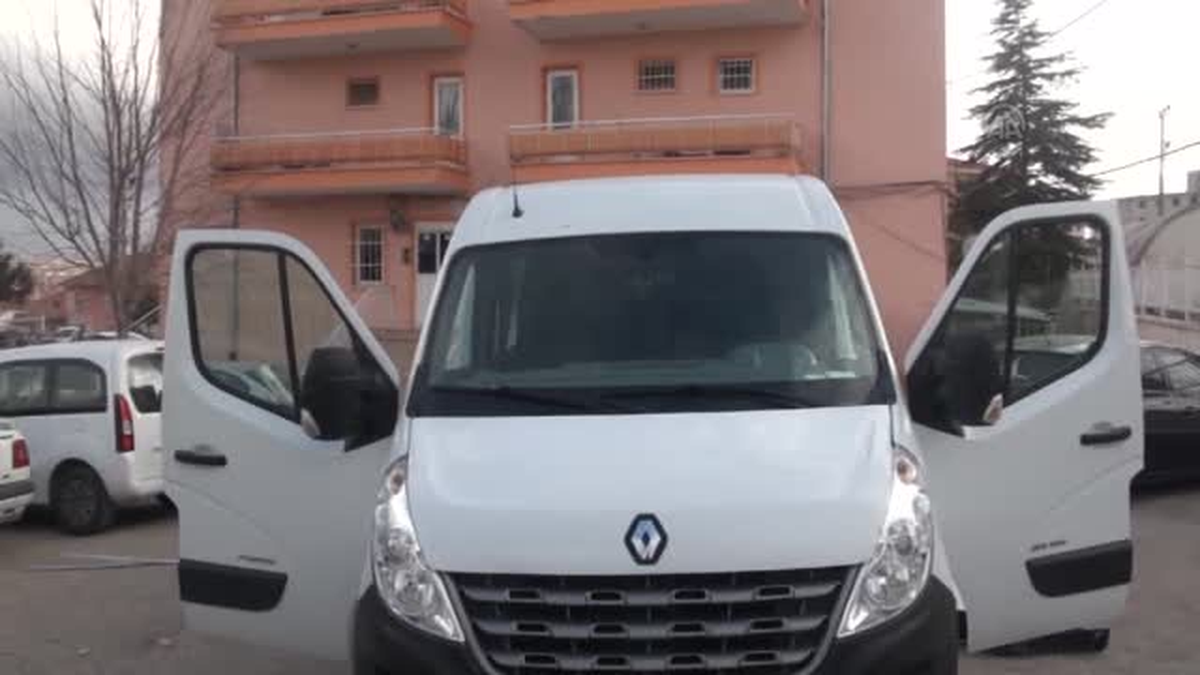Okul Servis Aracında Kaçak Sigara