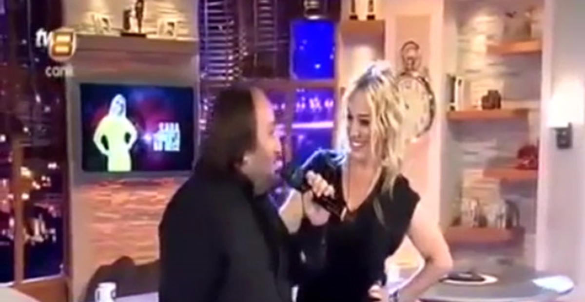 Saba Tümer, Hasan Doğru'nun Şarkısını Yarıda Kesti