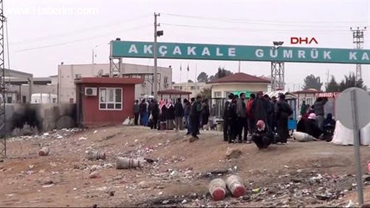 Suriyelilerin Akçakale\'den Geçişine İzin Verilmiyor