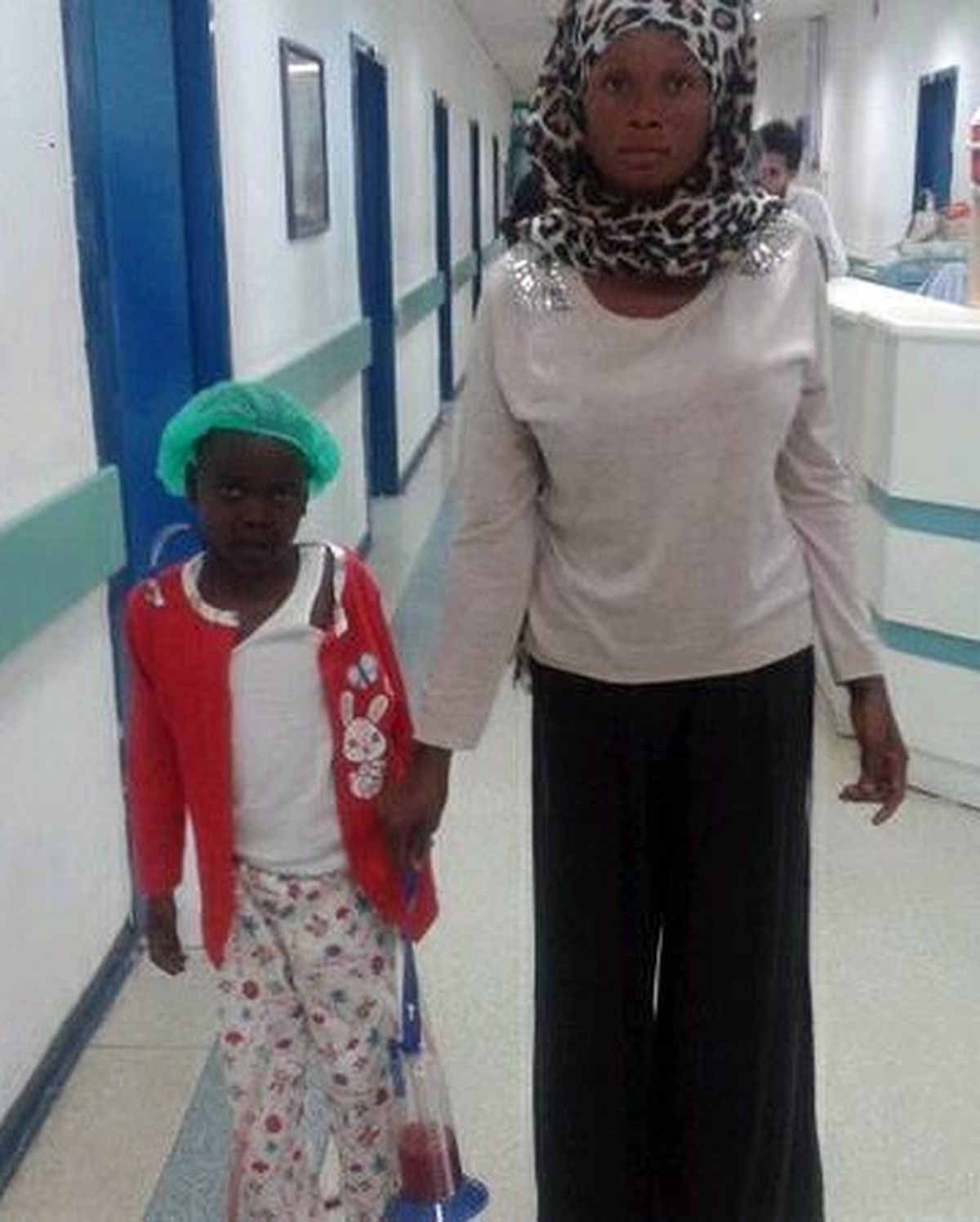 Ugandalı Kız Çocuğu Tedavi İçin Türkiye\'ye Getirildi