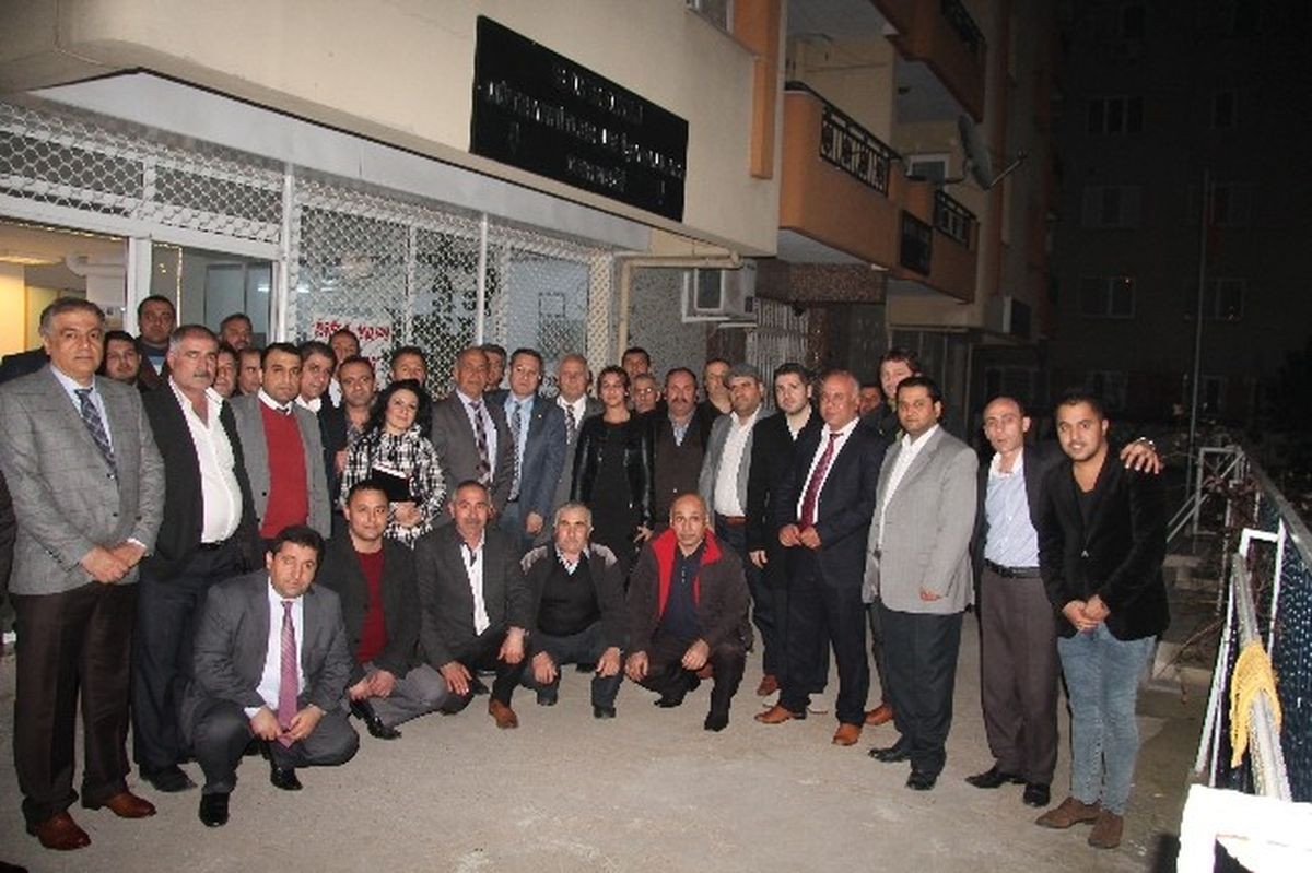 AK Parti Bayraklı Adayı Sarı, Müteahhitlerle Buluştu