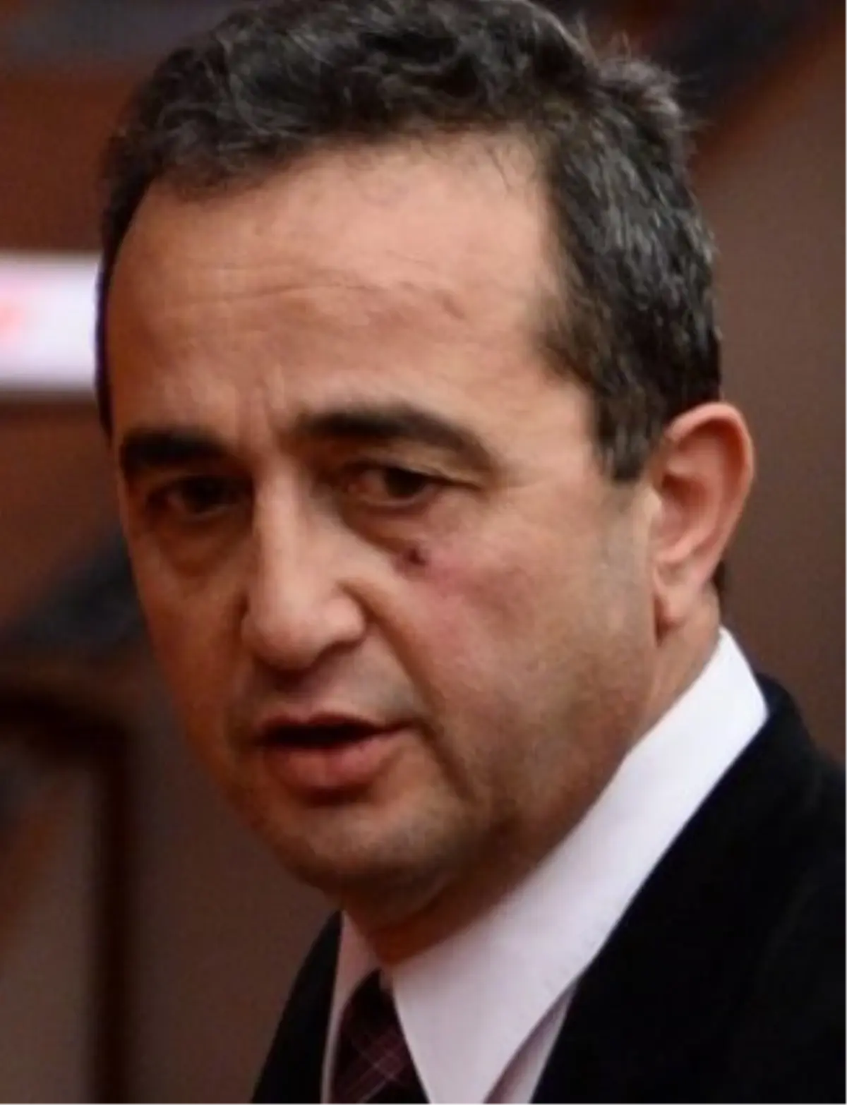 AK Parti\'li Saral\'dan Yumruk Açıklaması: İnanın Bazen Yüzüme de Tükürürüm