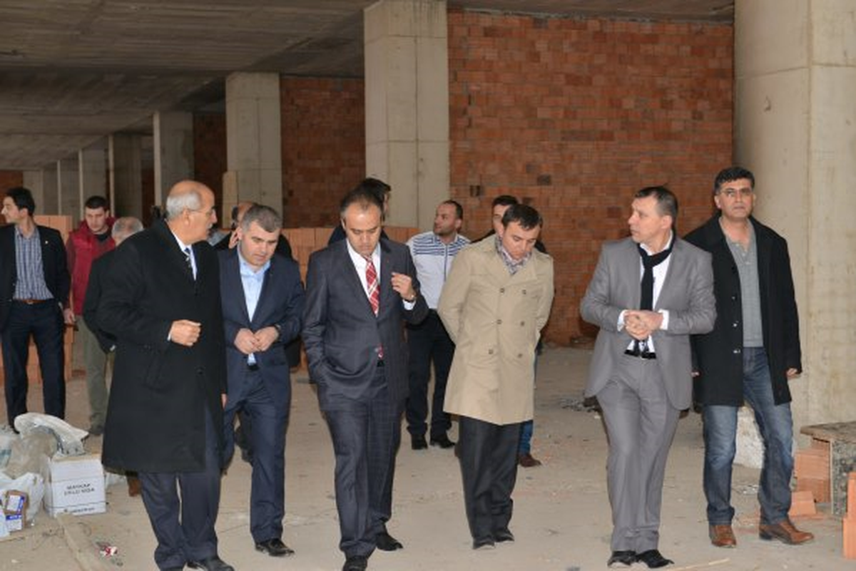 Aktaş, Katlı Otopark ve İş Merkezinin İnşaat Çalışmalarını Yerinde İnceledi