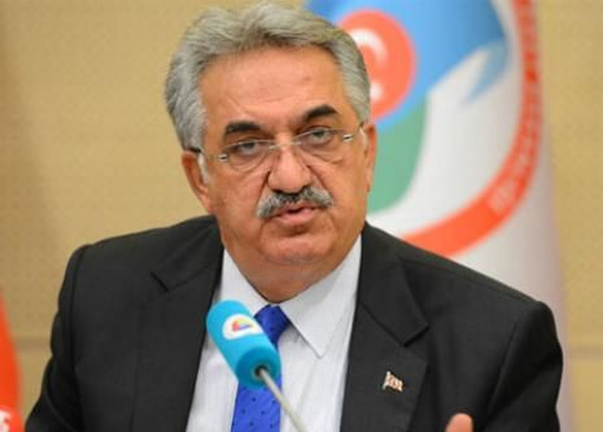 Bakan Yazıcı, Kürsüde Konuşurken Başbakan Aradı