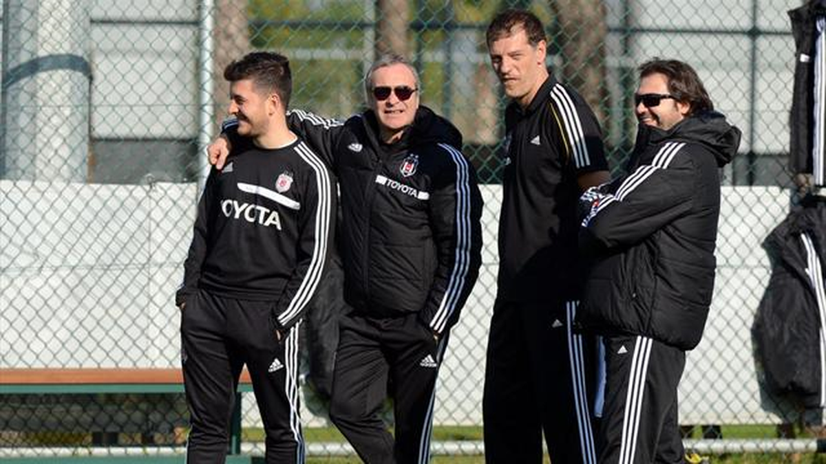 Beşiktaş\'ta Neler Oluyor? Transfer Krizi!