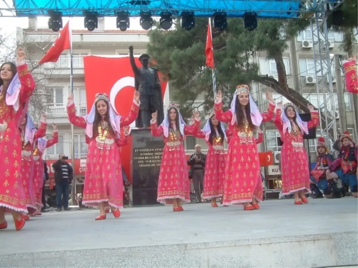 Burhaniye\'de Festival Coşkusu Başladı