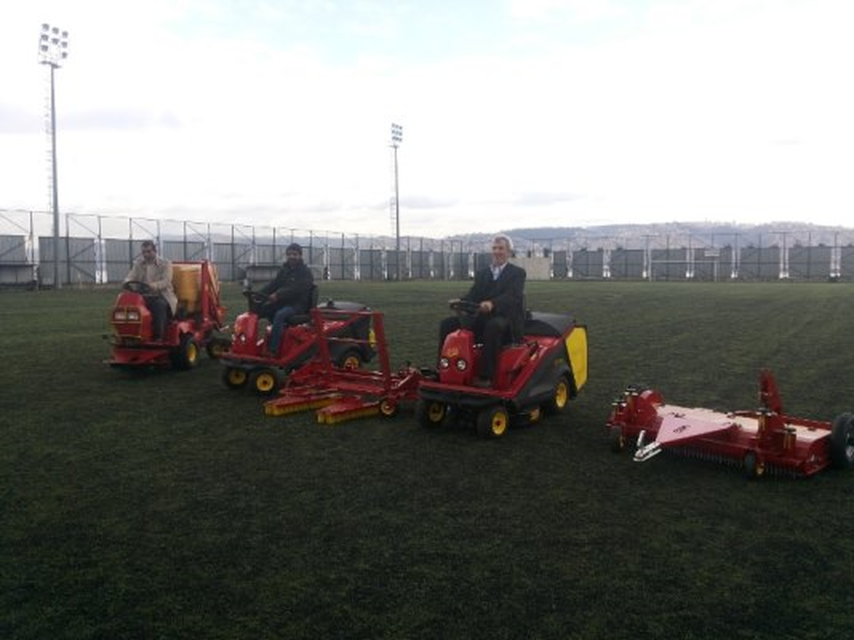 Büyükşehir Spor Tesislerine Gözü Gibi Bakıyor