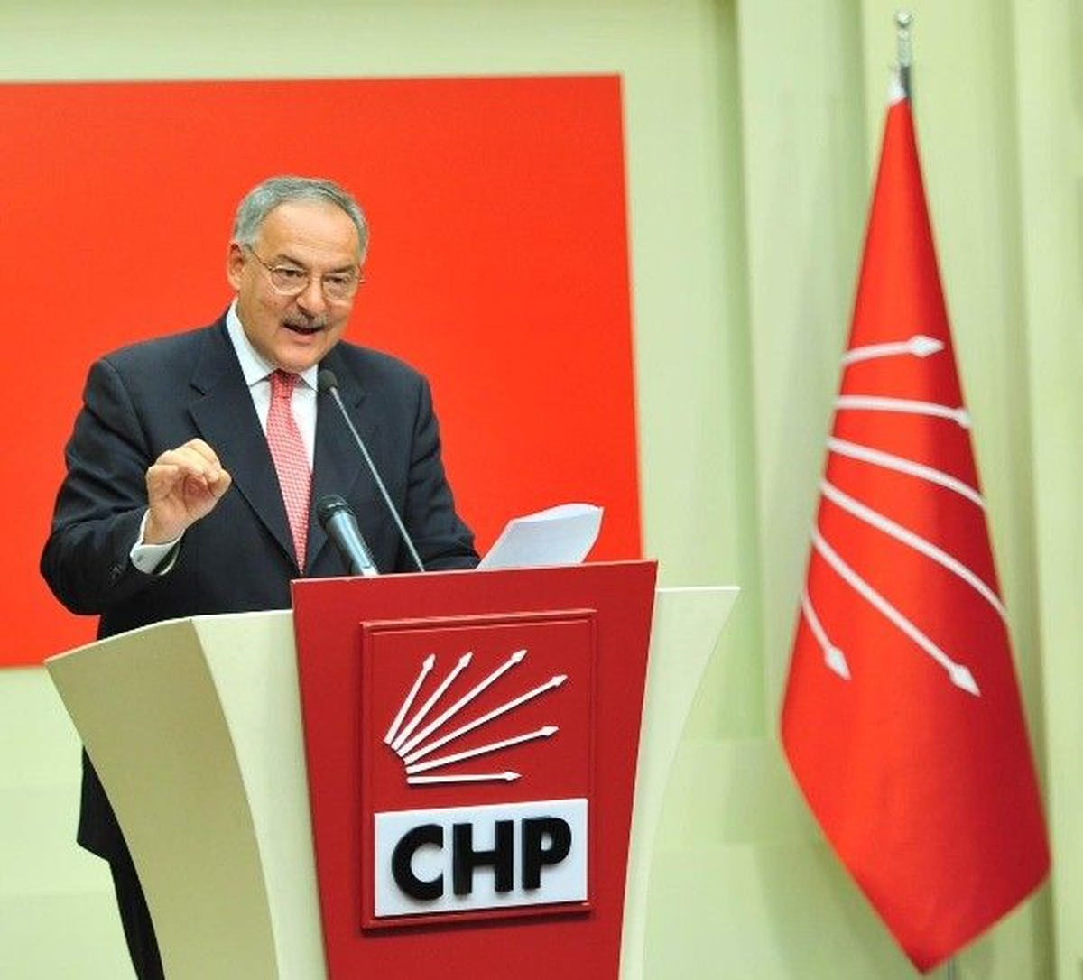 CHP\'li Koç: Bu AKP ile Zor Bu Başbakan ile Zor