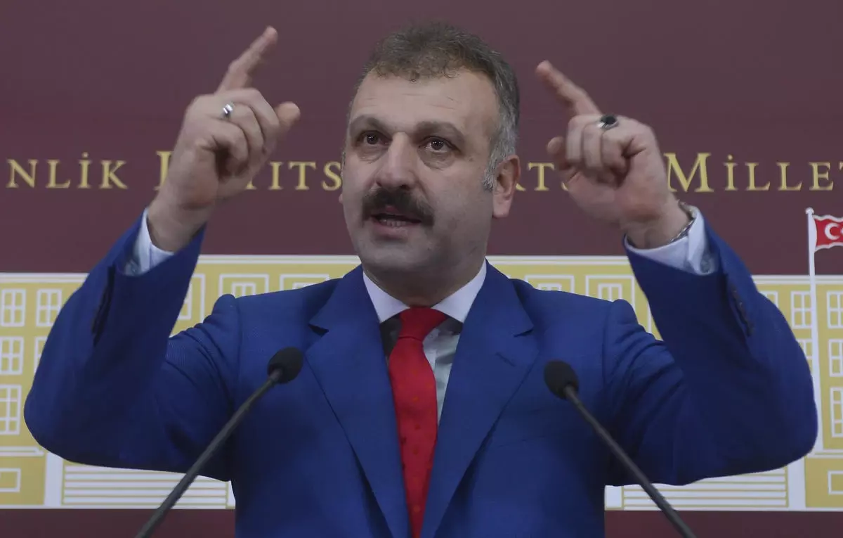 CHP\'li Vekile Yumruk Atan Saral: Sanki Arkadaş Komaya Girmiş