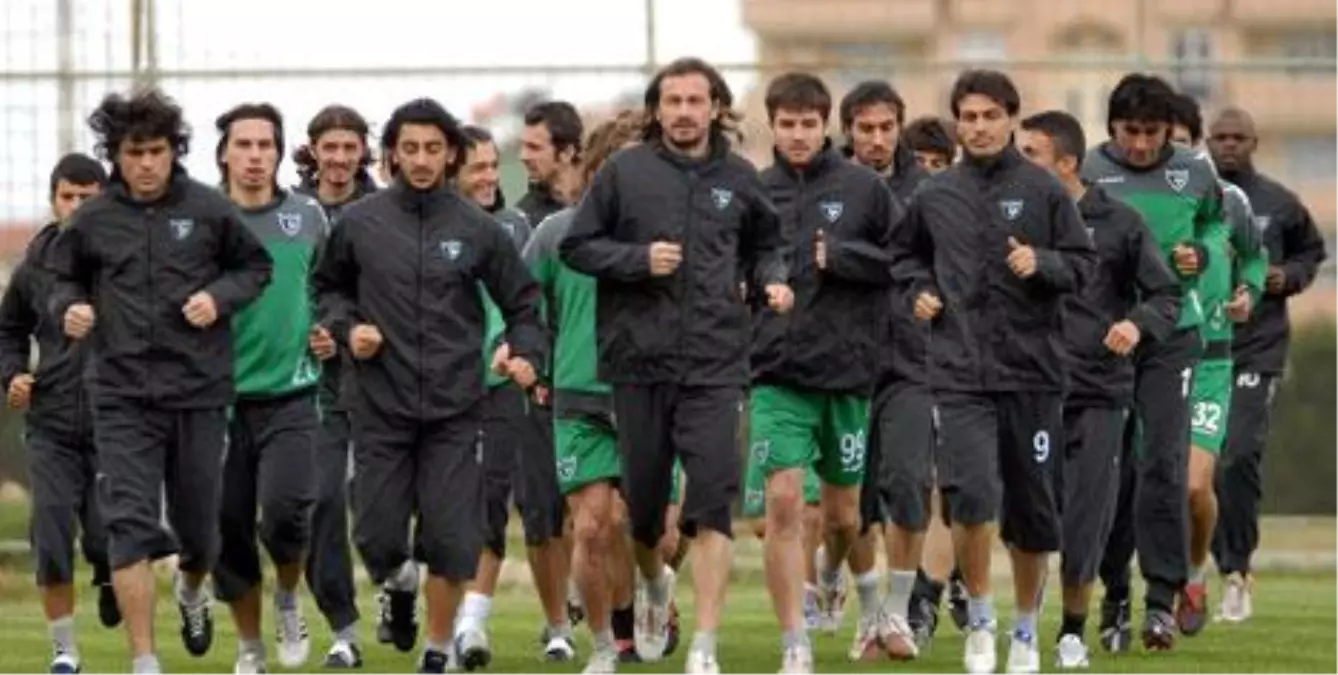 Denizlispor\'da Futbolcular İdmanı Boykot Etti