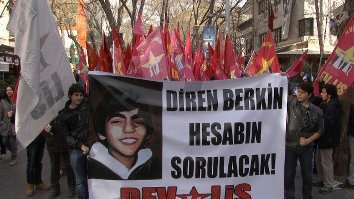 Dev-Lis Karne Alamayan Berki\'n İçin Yürüdü