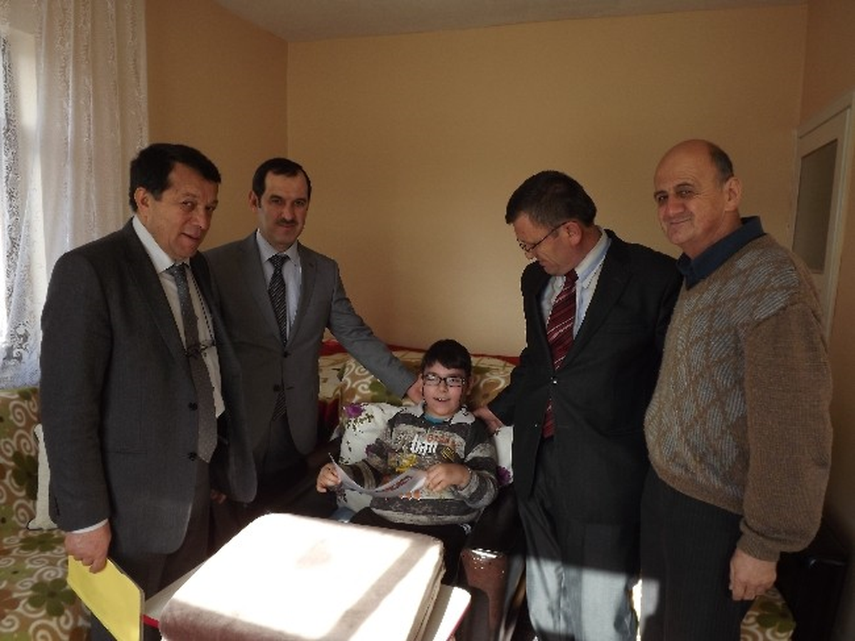 Daday\'da Engelli Öğrenciye Karnesi Evinde Teslim Edildi